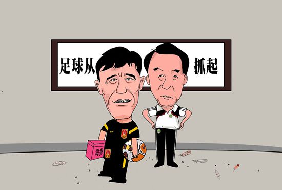 本场比赛，字母哥出战39分钟，投篮22中10，三分3中1，罚球11中5，得到26分17篮板3助攻。